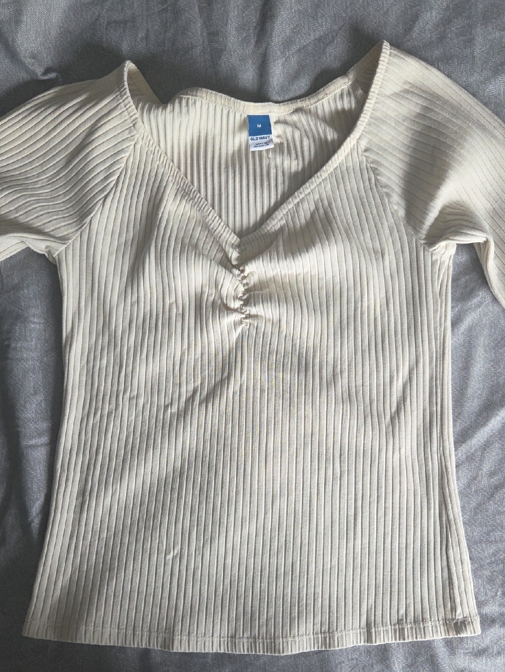 Old Navy Cream Ribbed V-Neck Ruched Tee